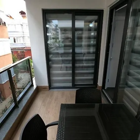 Aura Just 100 Meters To Kleopatra Apartment